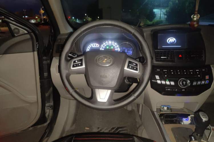 Used Lifan Auto 720 2013 1.8L Luxury EX Model Steering Wheel