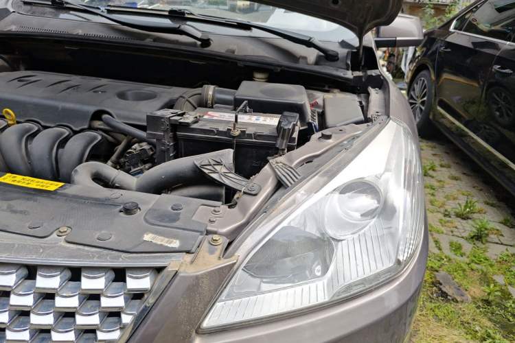 Used Lifan Auto 720 2013 1.8L Luxury EX Model Engine Bay Left