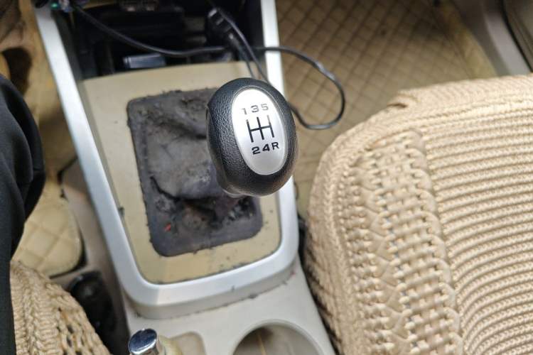 Used Lifan Auto 720 2013 1.8L Luxury EX Model Gear Lever