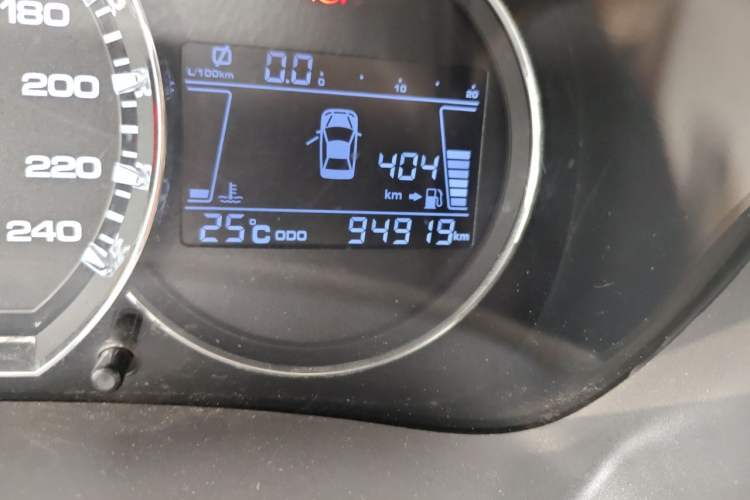Used Lifan Auto 720 2013 1.8L Luxury EX Model Odometer Close Up