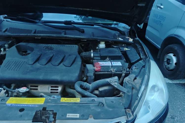 Used Lifan Auto 720 2014 Upgraded Model 1.5L Luxury Version Engine Bay Left