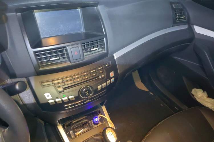 Used Lifan Auto 720 2014 Upgraded Model 1.5L Luxury Version Audio And AC Panel