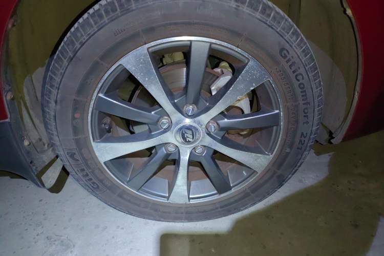 Used Lifan Auto 720 2014 Upgraded Model 1.5L Luxury Version Right Front Wheel Hub