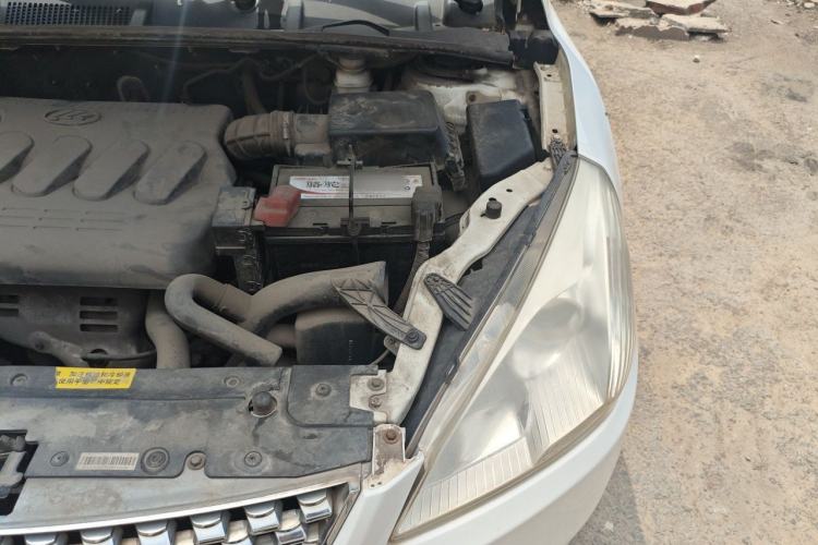 Used Lifan Auto 720 2014 Upgraded Version 1.5L Standard Model Engine Bay Left