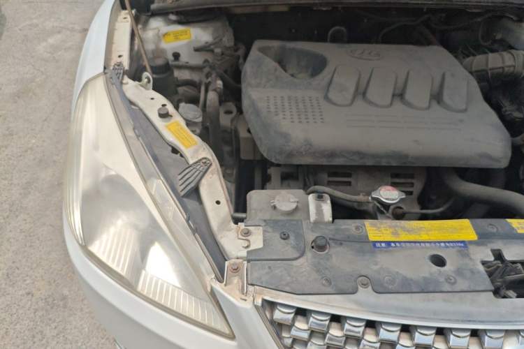 Used Lifan Auto 720 2014 Upgraded Version 1.5L Standard Model Engine Bay Right