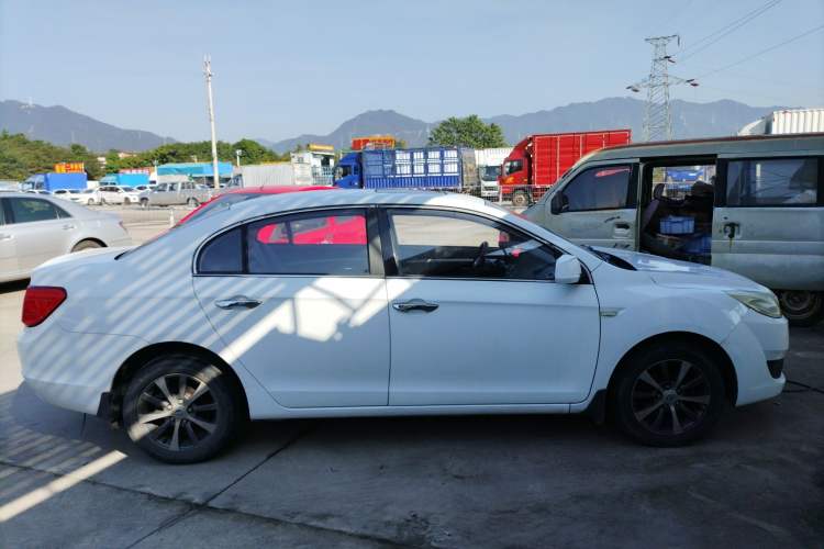 Used Lifan Auto 720 2014 Upgraded Model 1.5L Luxury Version Exterior 2