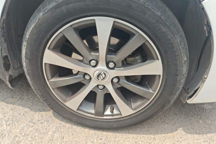 Used Lifan Auto 720 2014 Upgraded Version 1.5L Standard Model Right Front Wheel Hub