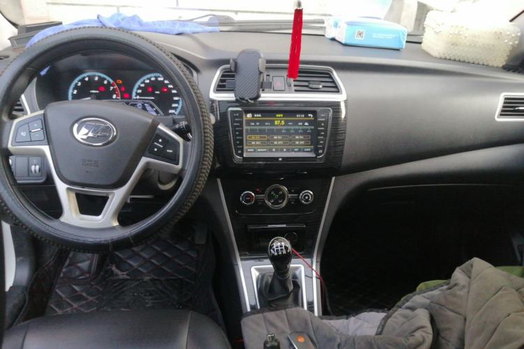 Used Lifan Auto 720  Center Console
