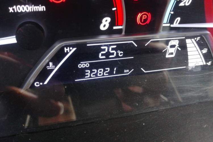 Used Lifan Auto 720  Odometer Close Up
