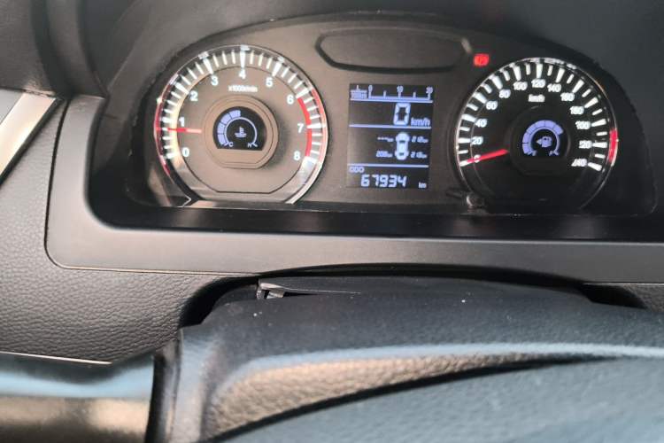 Used Lifan Auto 820 2015 1.8L Manual Luxury Model Odometer Close Up