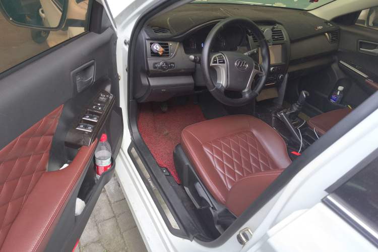 Used Lifan Auto 820 2015 1.8L Manual Luxury Model Driver Seat