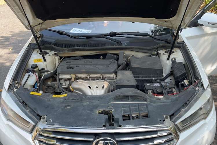 Used Lifan Auto 820 2015 2.4L Automatic Luxury Model Engine Bay