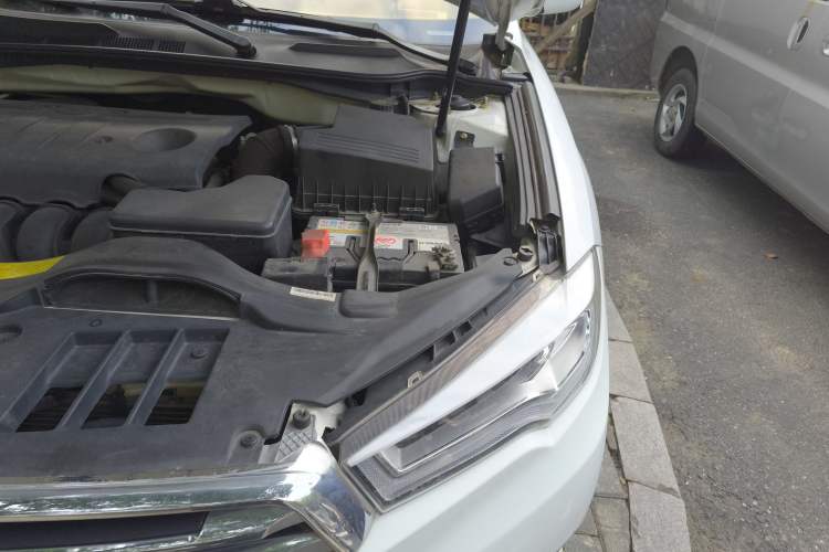 Used Lifan Auto 820 2015 1.8L Manual Luxury Model Engine Bay Left