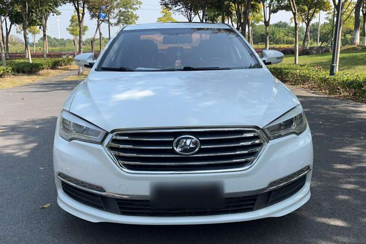 Used Lifan Auto 820 2015 2.4L Automatic Luxury Model Front
