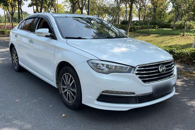 Used Lifan Auto 820 2015 2.4L Automatic Luxury Model Front Right 45 Deg