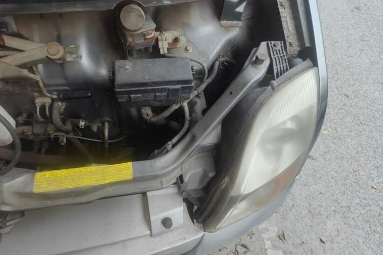 Used Lifan Auto Fengshun 2011 1.0L Comfort Version LF465Q5 Engine Bay Left