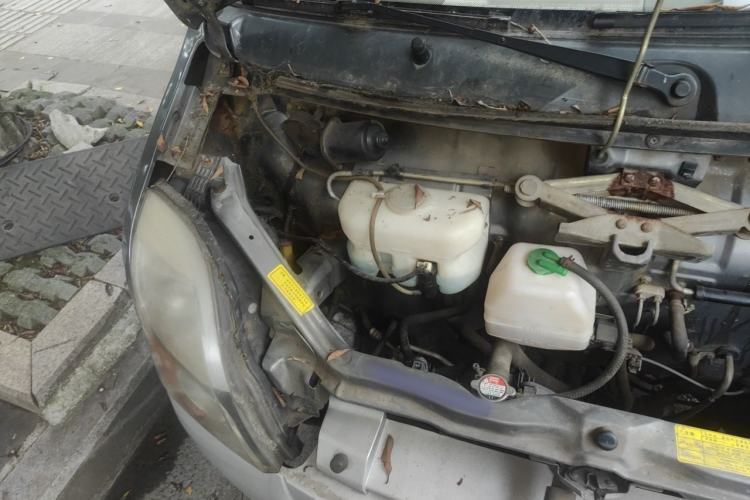 Used Lifan Auto Fengshun 2011 1.0L Comfort Version LF465Q5 Engine Bay Right