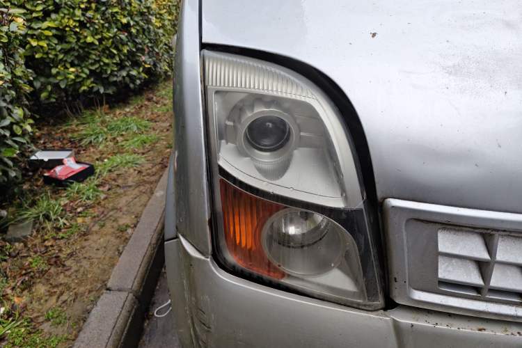 Used Lifan Auto Fengshun 2011 1.0L Comfort Version LF465Q5 Right Front Headlight