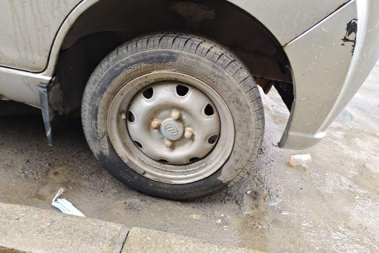 Used Lifan Auto Fengshun 2011 1.0L Comfort Version LF465Q5 Right Front Wheel Hub