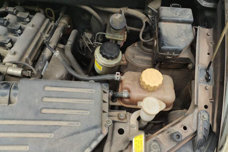 Used Lifan Auto Letu 2015 1.5L S Standard Edition Engine Bay Left