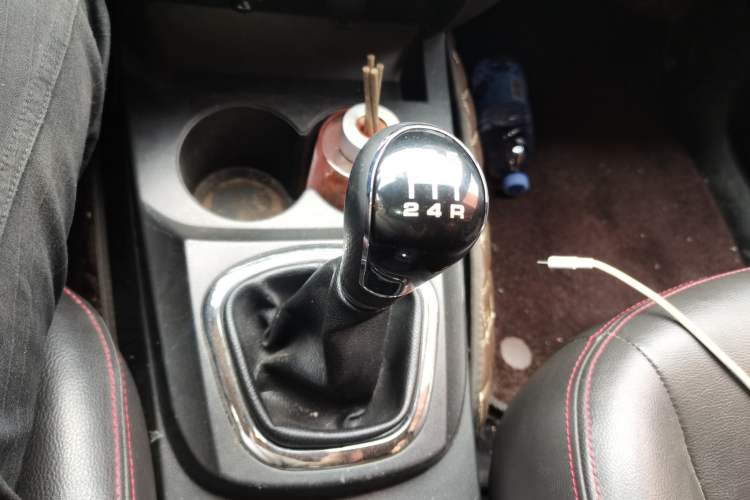 Used Lifan Auto Letu 2015 1.5L S Standard Edition Gear Lever