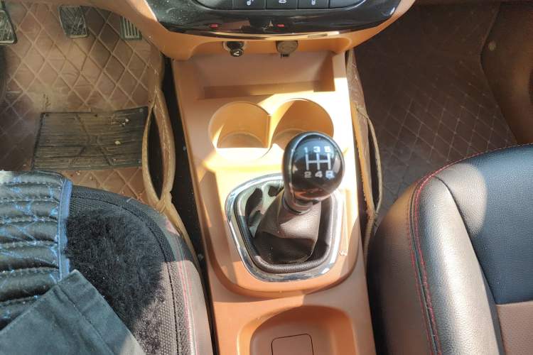 Used Lifan Auto Letu 2015 1.5L S Comfort Version Gear Lever