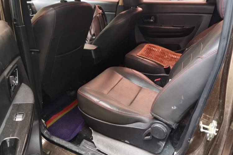 Used Lifan Auto Letu 2015 1.5L S Standard Edition Left Rear Seat