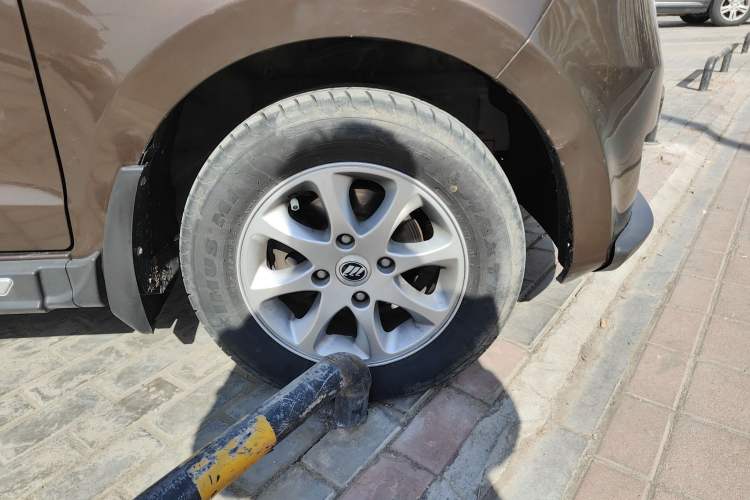 Used Lifan Auto Letu 2015 1.5L S Comfort Version Right Front Wheel Hub