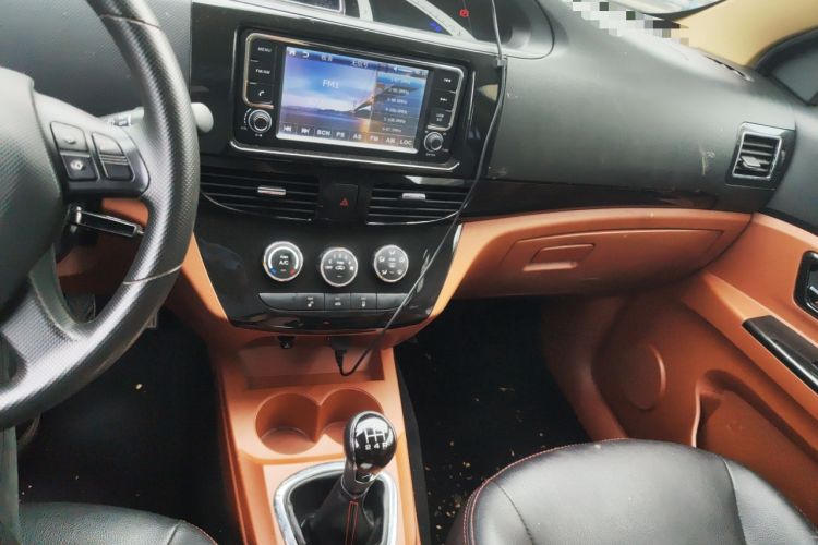 Used Lifan Auto Letu 2015 1.5L S Luxury Model Audio And AC Panel