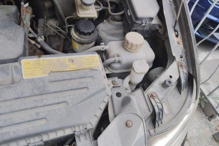Used Lifan Auto Letu 2015 1.5L S Standard Edition Engine Bay Left