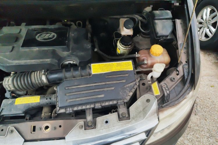Used Lifan Auto Letu 2015 1.5L S Luxury Model Engine Bay Left
