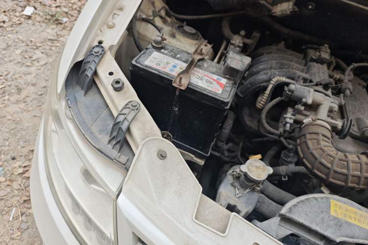 Used Lifan Auto Letu 2015 1.2L Comfort Model Engine Bay Right