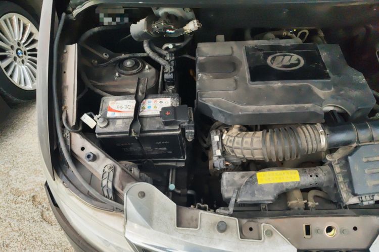 Used Lifan Auto Letu 2015 1.5L S Luxury Model Engine Bay Right