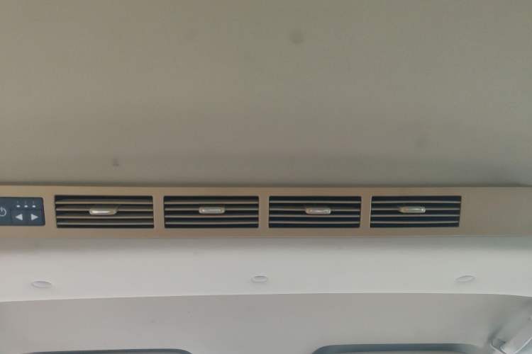Used Lifan Auto Letu 2015 1.5L S Luxury Model Headliner