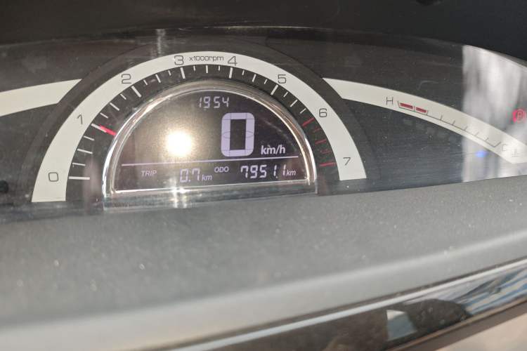 Used Lifan Auto Letu 2015 1.2L Comfort Model Odometer Close Up