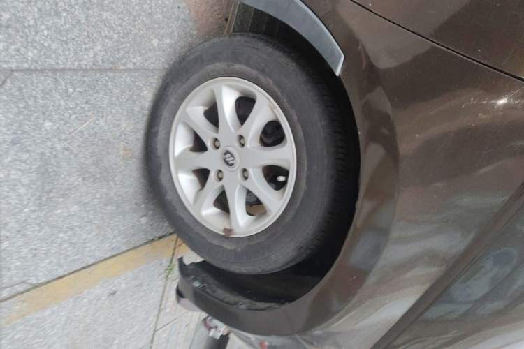Used Lifan Auto Letu 2015 1.5L S Standard Edition Right Front Wheel Hub