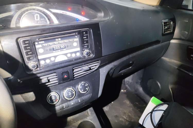 Used Lifan Auto Letu 2015 1.2L Comfort Model Audio And AC Panel