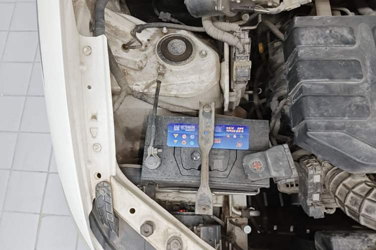Used Lifan Auto Letu 2015 1.5L S Luxury Model Engine Bay Right