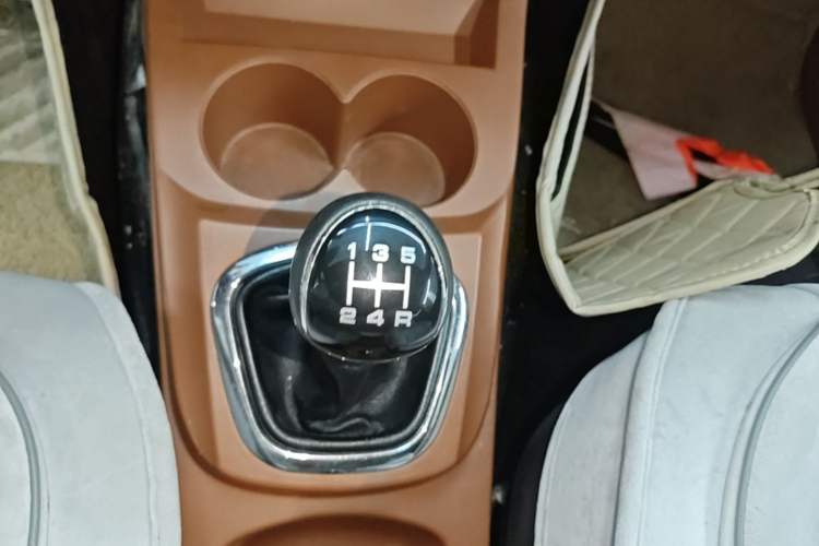 Used Lifan Auto Letu 2015 1.5L S Luxury Model Gear Lever