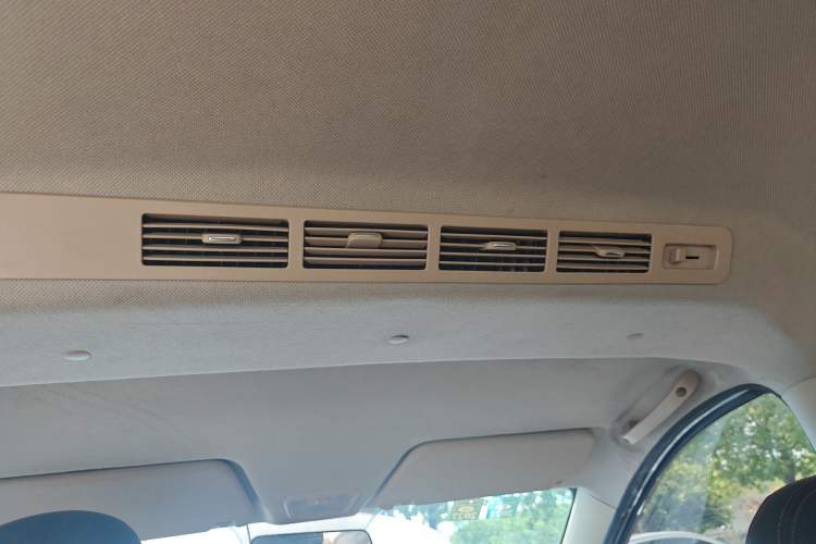 Used Lifan Auto Letu 2015 1.2L Commemorative Edition Standard Model Headliner