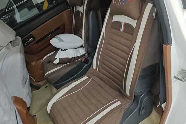 Used Lifan Auto Letu 2015 1.5L S Luxury Model Left Rear Seat