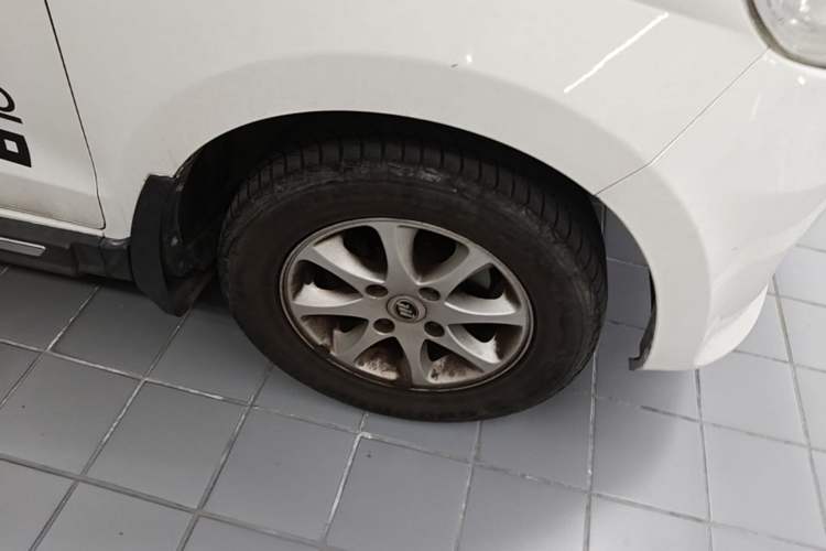 Used Lifan Auto Letu 2015 1.5L S Luxury Model Right Front Wheel Hub