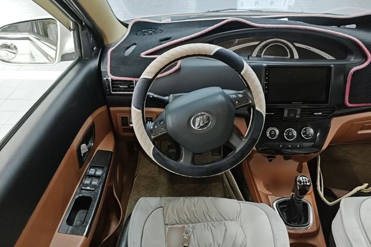 Used Lifan Auto Letu 2015 1.5L S Luxury Model Steering Wheel