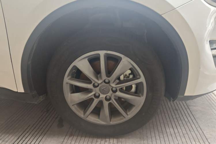 Used Lifan Auto Maple 80V 2021 Easy-Drive Version Right Front Wheel Hub