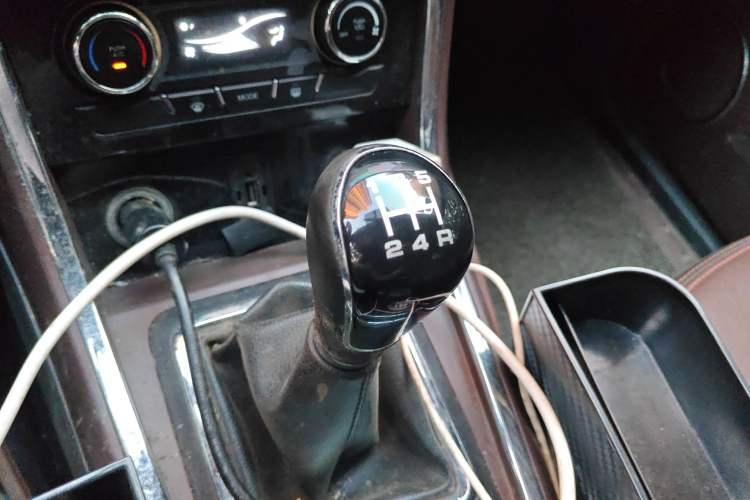 Used Lifan Auto Myway 2016 1.5L Manual Elite Version Gear Lever