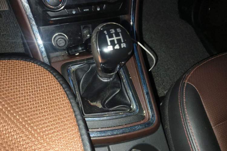 Used Lifan Auto Myway 2016 1.5L Manual Elite Version Gear Lever