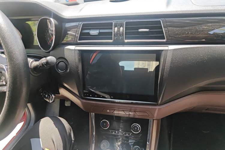 Used Lifan Auto Myway 2016 1.5L Manual Comfort Edition Audio And AC Panel