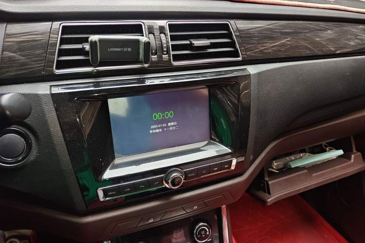 Used Lifan Auto Myway 2016 1.5L Manual Comfort Edition Audio And AC Panel