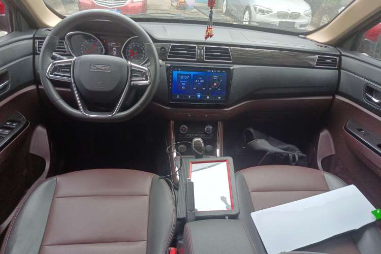 Used Lifan Auto Myway 2016 1.5L Automatic Smart Enjoyment Model Center Console