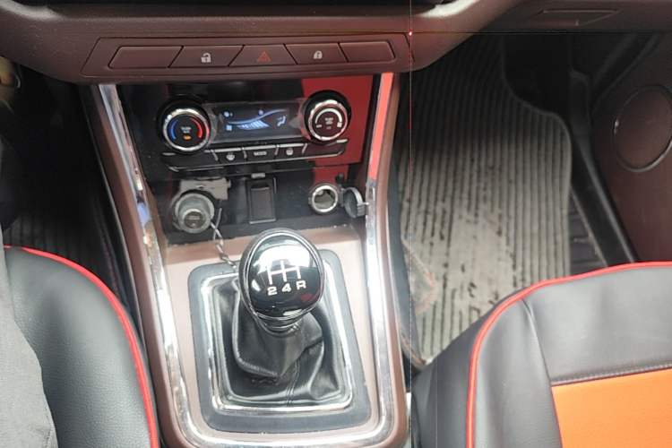 Used Lifan Auto Myway 2016 1.5L Manual Comfort Edition Gear Lever